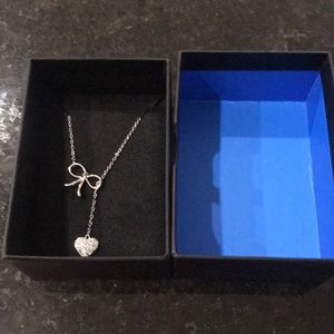 Bow and heart necklace IOB